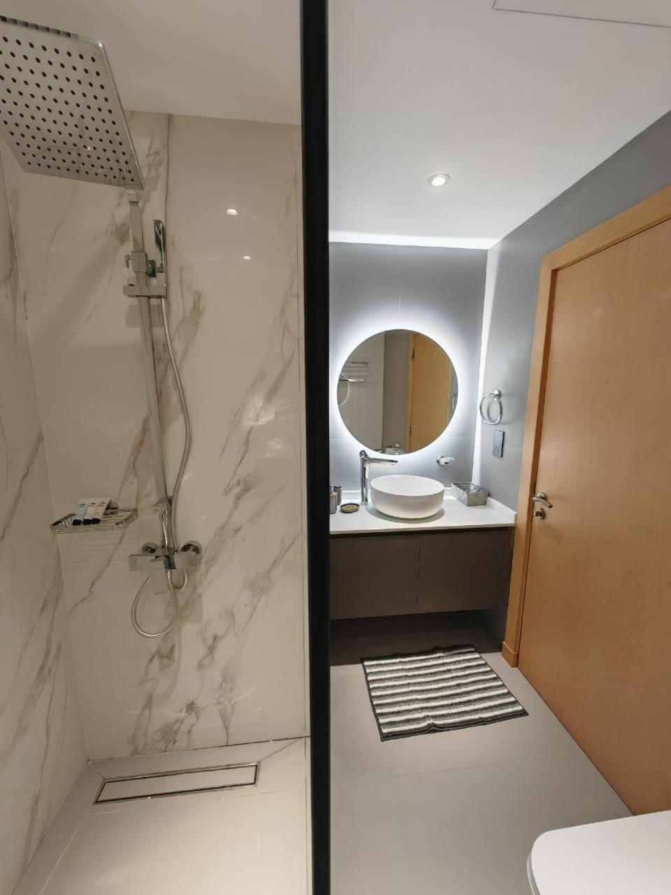 Apartment 2 Bedroom Front Dubai